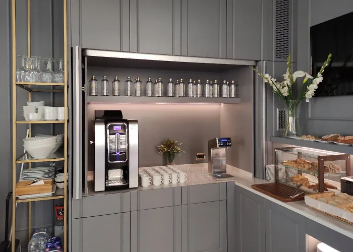 מלון Astra פררה