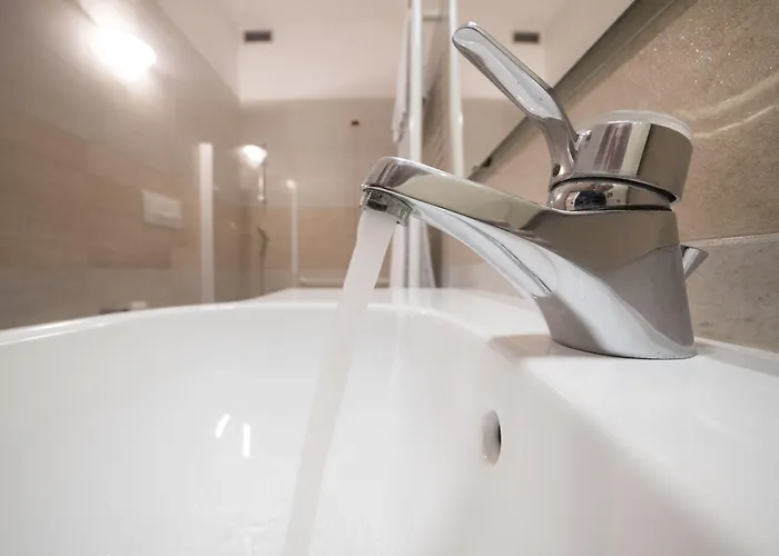 Astra מלון פררה