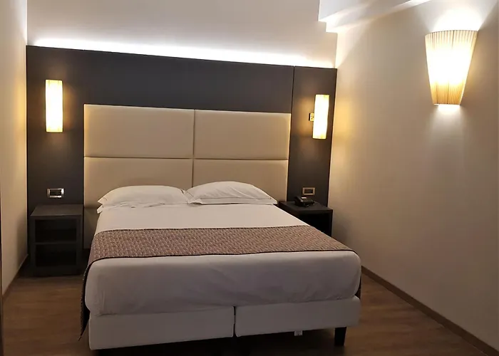 מלון Astra פררה