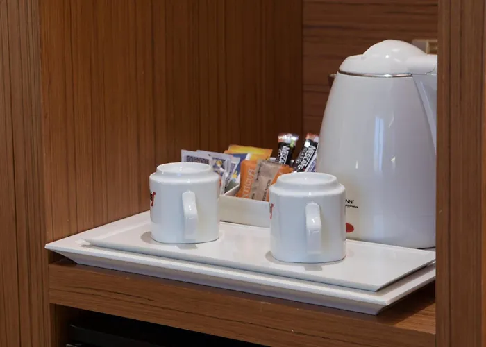 מלון Astra פררה