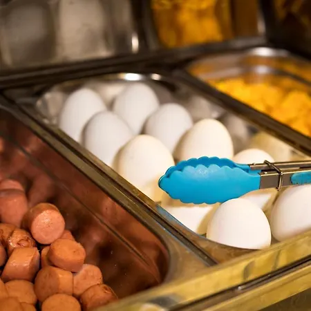 아스트라 호텔 4*