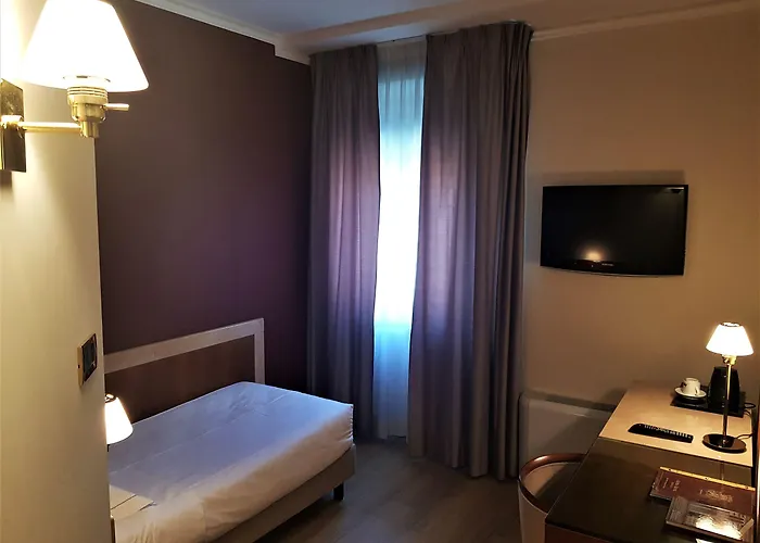 Astra מלון פררה