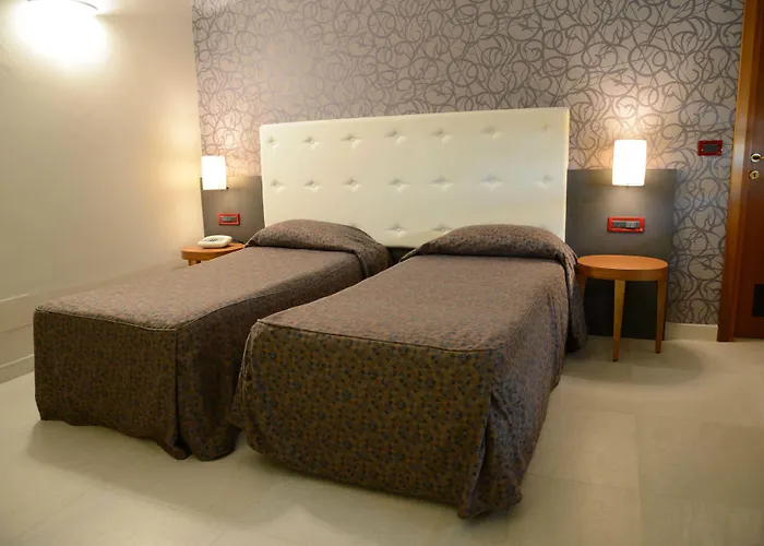 Astra מלון פררה