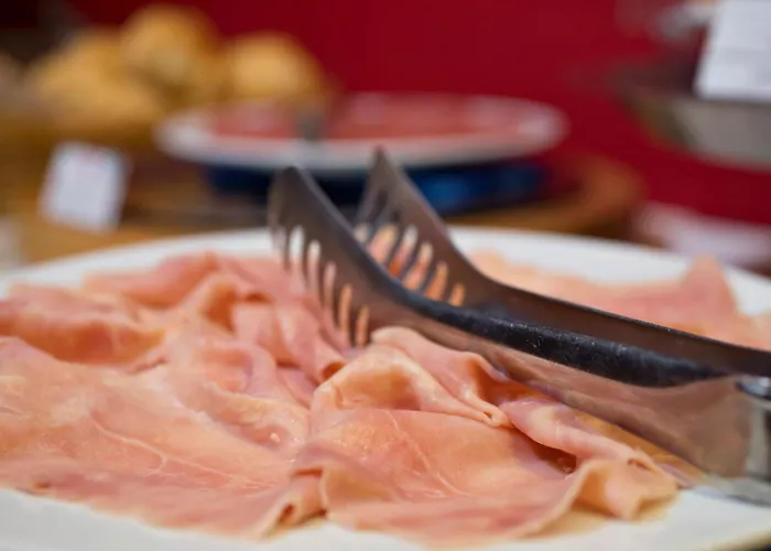 Astra מלון פררה